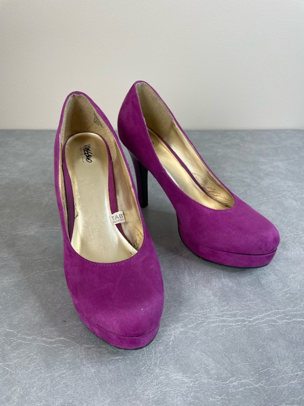 Mossimo Supply Co. Vibrant Purple (Fuchsia) Faux Suede Platform Pumps 4” Heels